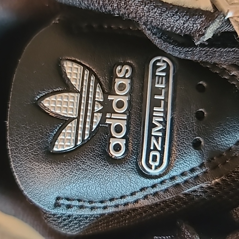 adidas - Ozmillen "RAIDERS' Sz. 9.5 - Picture 5 of 12